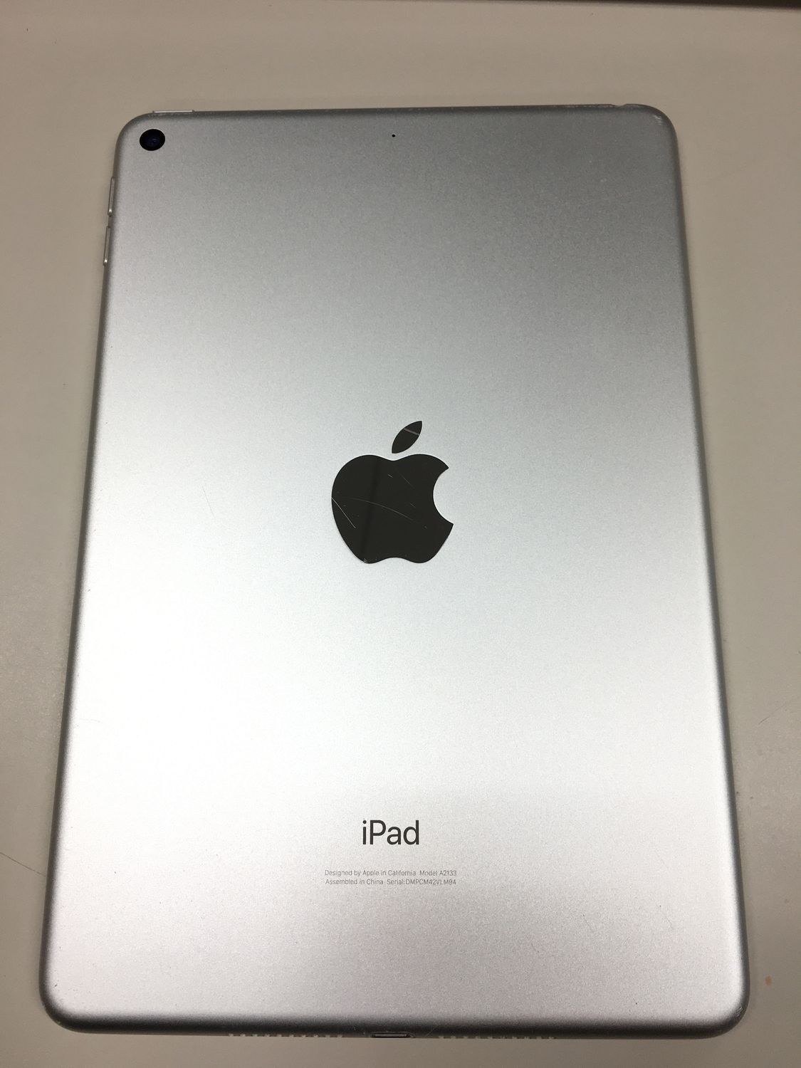 【動作確認・初期化済】Apple iPad mini 第5世代 シルバー本体のみ 動作確認・初期化済み】 液晶美品 電池86％ Apple iPad mini 5