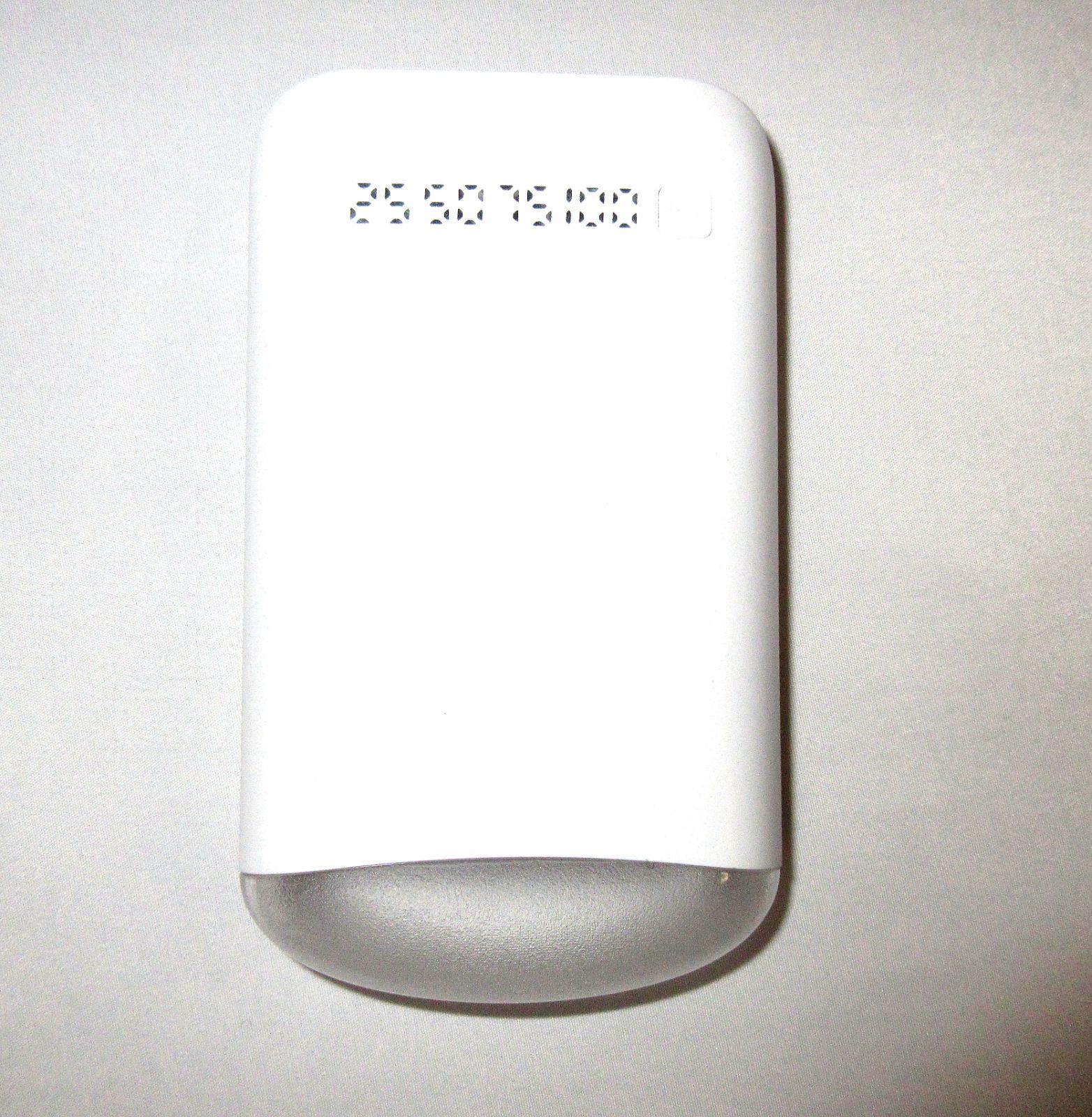 モバイルバッテリー】LED除菌機能付きバッテリー「サラリト