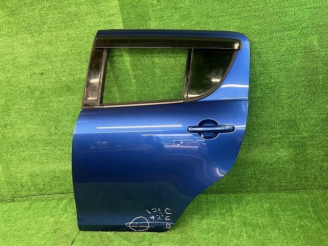 スイフト ZC72S 左リアドア XL セントラル M262 68004-71L00 ZRZ