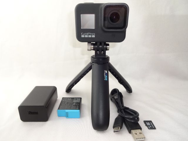 GoPro HERO8 BLACK ミニ三脚 予備バッテリー付きです。