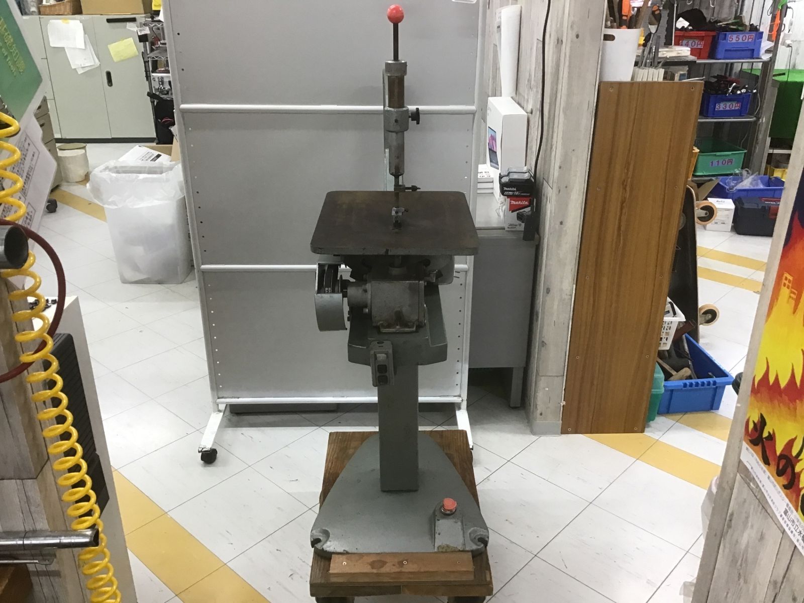 送料含む 品 旭工機 糸のこ盤 スクローラ700 100V 木工機械|木材加工 店頭引取 アクトツール富山店 E