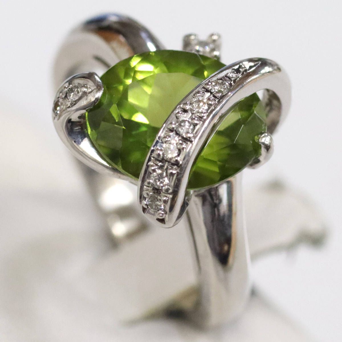 ペリドット リング 指輪 プラチナ Pt900 カラーストーン 誕生石 ハート レディース 一粒 クリスマス 2024 冬 指輪 プラチナPT900 マルチカラー パヴェリング エメラルド ペリドット