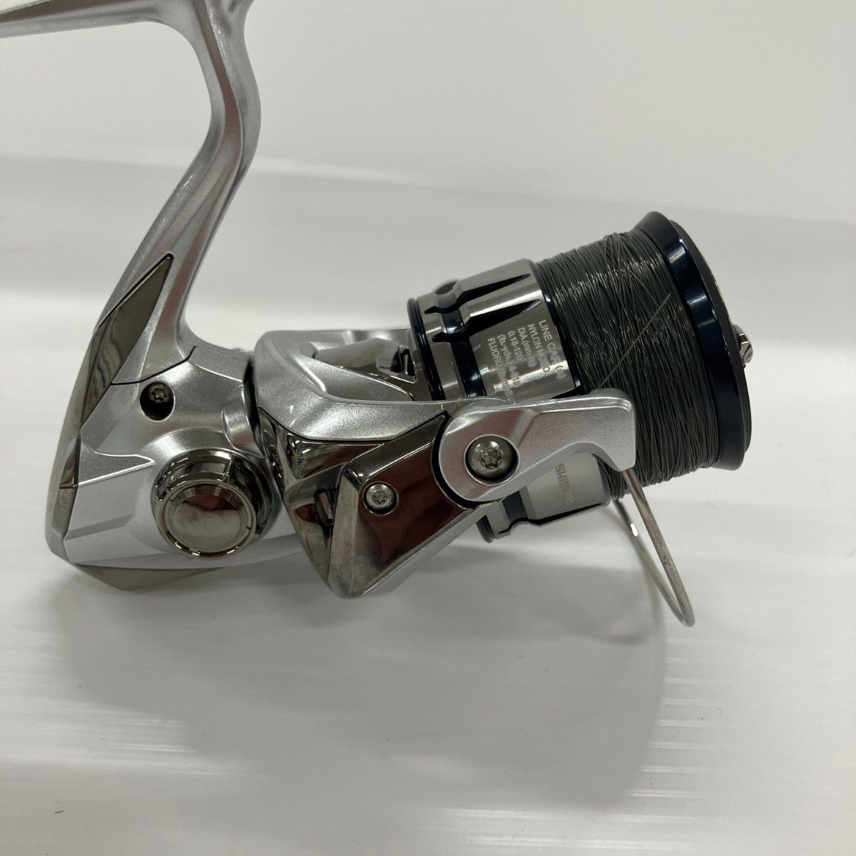 SHIMANO - SHIMANO シマノ スピニングリール  19ストラディック 2500SHG 04017 本体のみ SHIMANO シマノ スピニングリール 19ストラディック 2500SHG