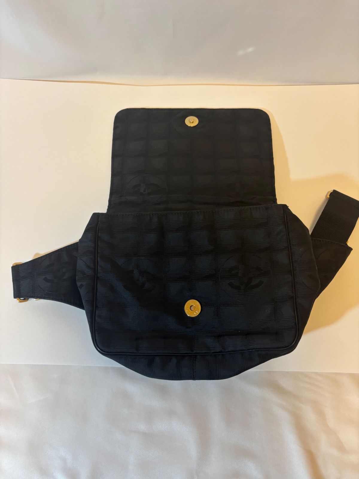 CHANEL ブラック ボディバッグ・ウエストポーチ　ニュートラベルライン ◾︎【美品】CHANEL シャネル ニュートラベルライン ウエストバッグ