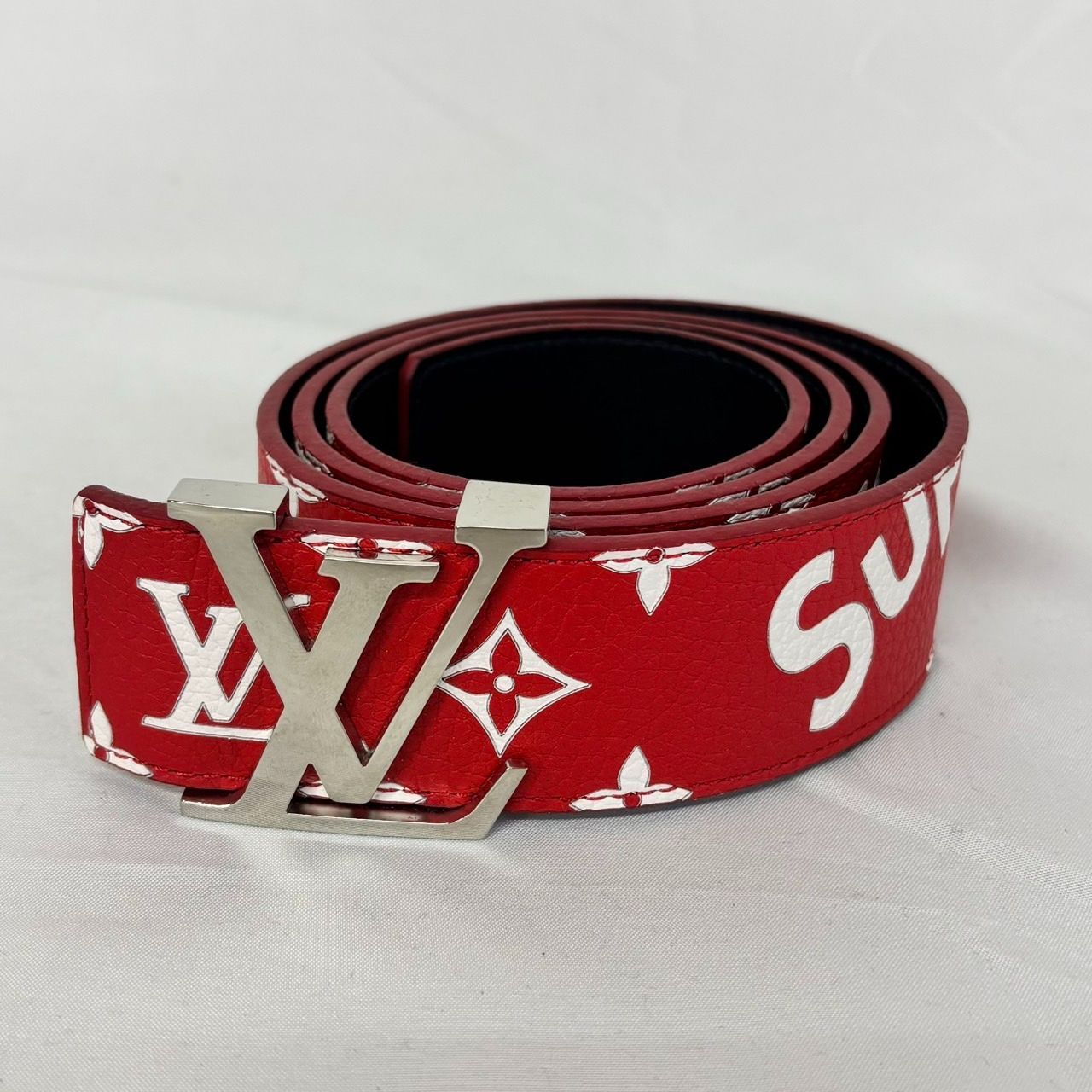 LOUIS VUITTON ベルト 赤 ちゃこさん専用 Louis Vuitton エンボス加工