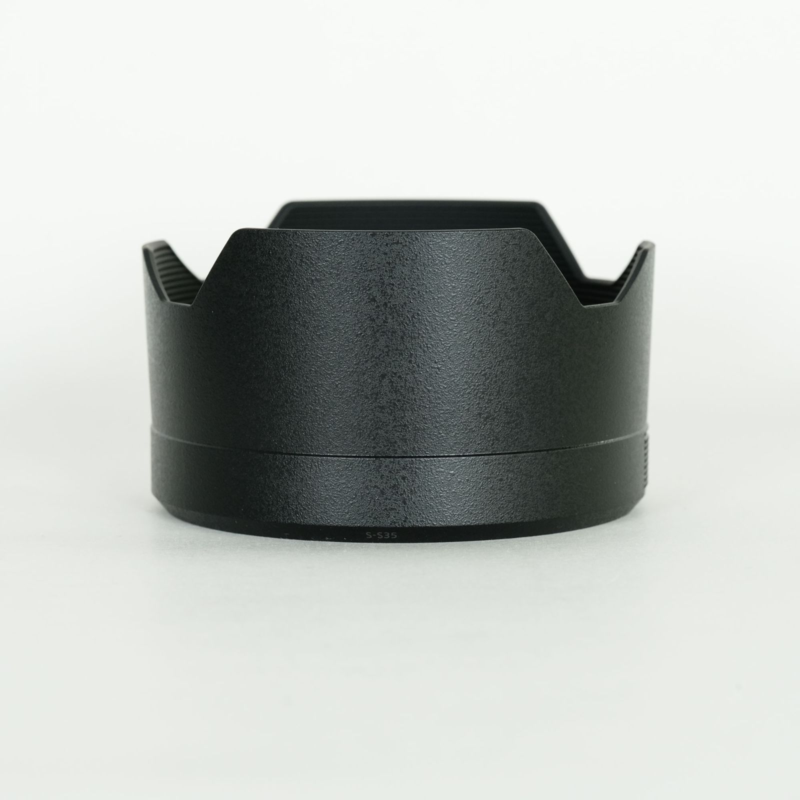 美品　LUMIX S 35mm F1.8 Lマウント Amazon.com: Panasonic S-S35 [LUMIX S 35mm F1.8 Leica L Mount