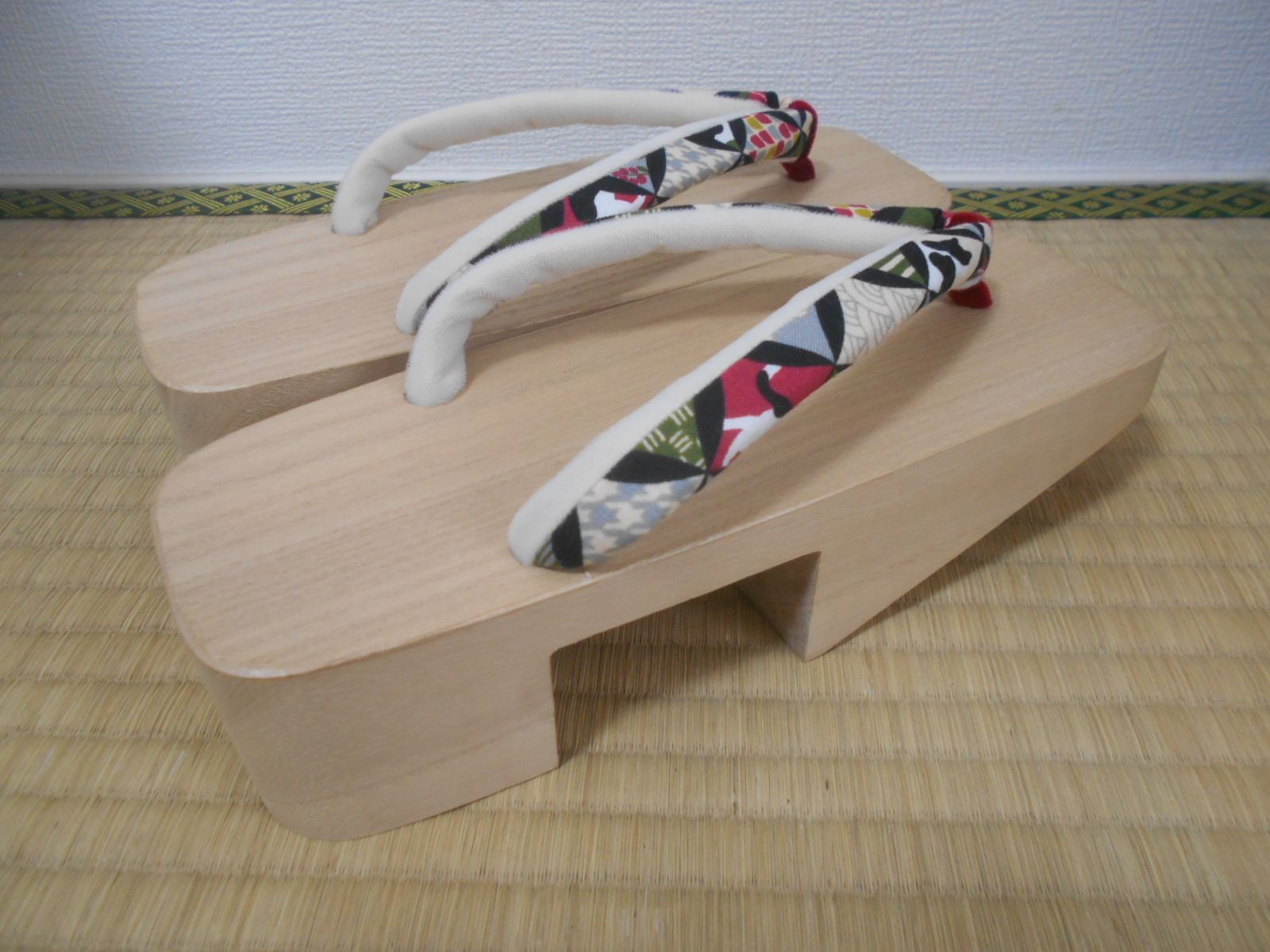 白黒和風柄鼻緒 優しい本天裏