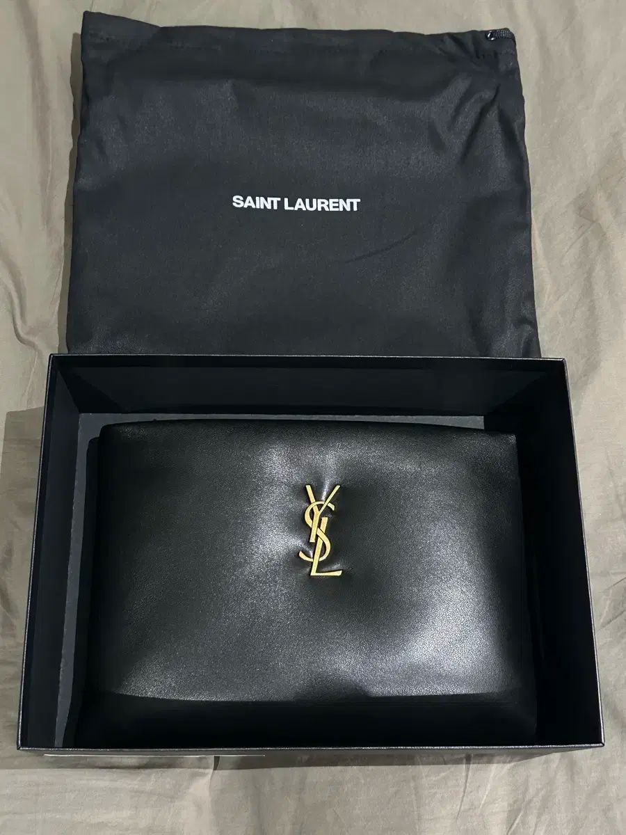 Saint Laurent サンローラン カリプソ ラムスキン スモール ポーチ YVES SAINT LAURENT イヴ サンローラン