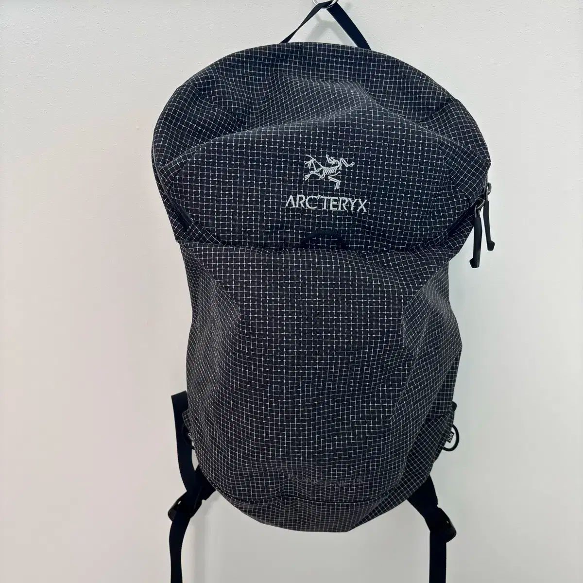 ARC TERYX アークテリクス 隠す 15 ブラック