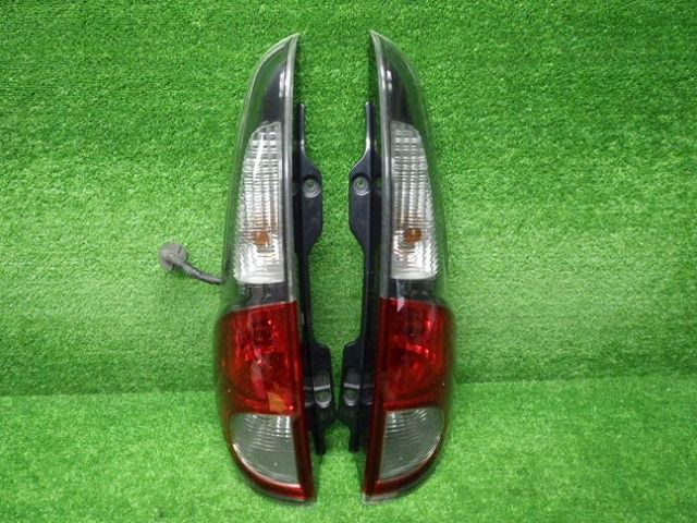 日産 MG33S モコ テールレンズ 左右セット 220-59233 221203026