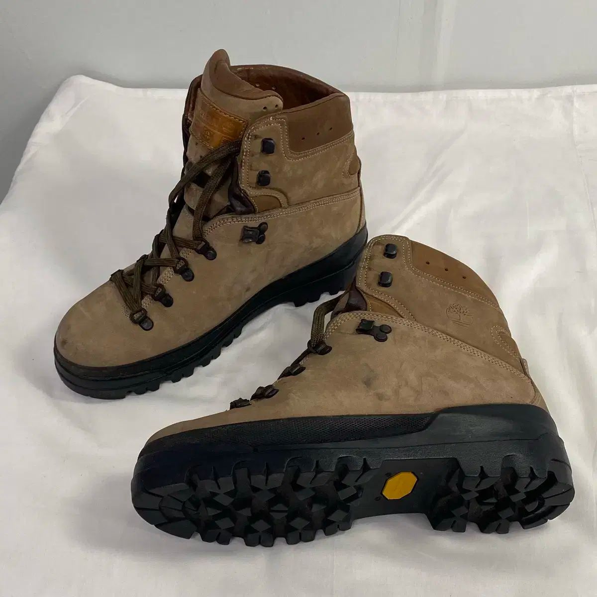 Timberland ティンバーランド ザ ワールド ハイカー アンクル ブーツ Vibram ビブラム ハイキングシューズ