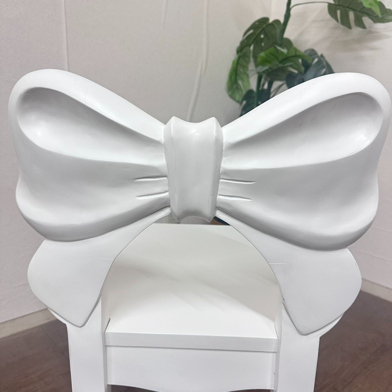 ℋ.様専用 【新品】 ヨーロピアン調 白家具 チェアー リボンデザイン 1