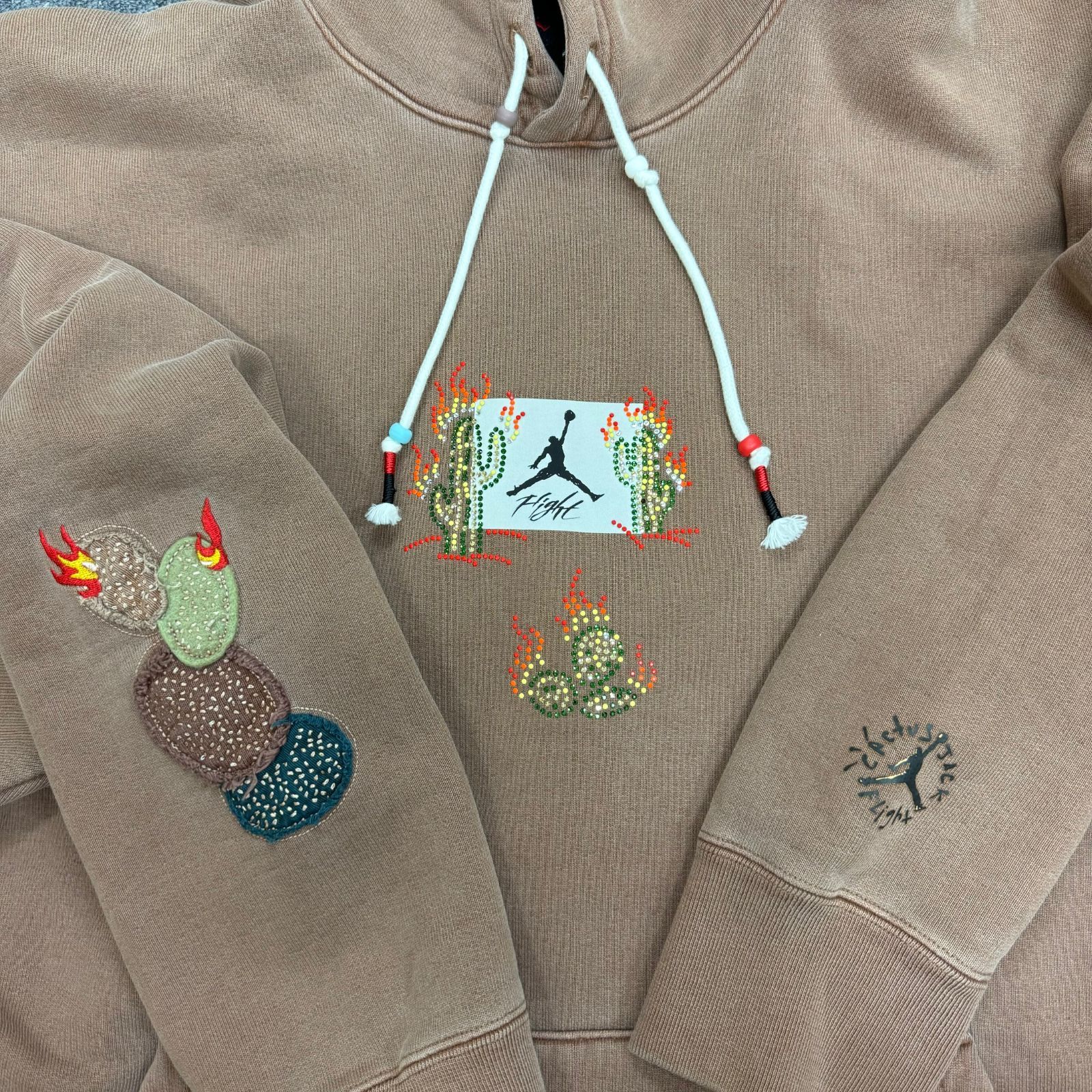 未使用 NIKE JORDAN BRAND × Travis Scott M J TS HOODIE ARCHAEO BROWN アルケオフーディー パーカー  トラヴィススコット ナイキ エアジョーダン コラボ DO4093 XXL 75949A4 - メルカリ