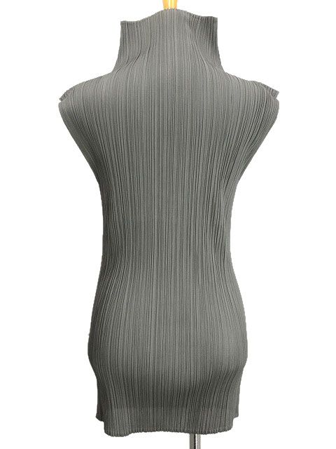 【イッセイミヤケ】ハイネックノースリーブ　ストレッチプリーツ　グレー イッセイミヤケ ISSEY MIYAKE プリーツ カットソー ハイネック