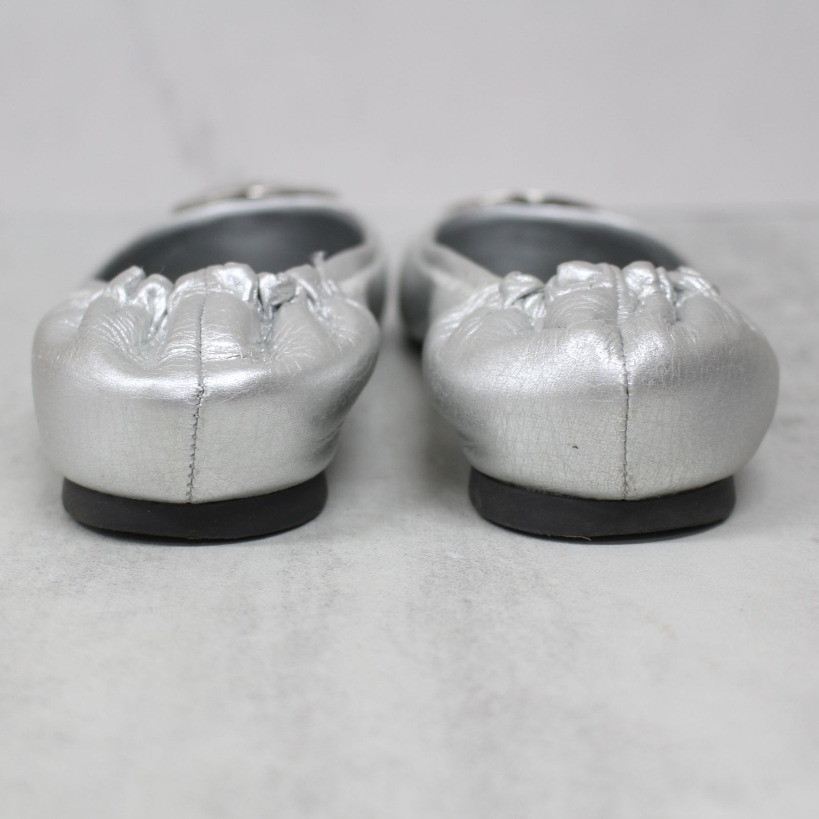 S056)TORY BURCH/トリーバーチ フラットシューズ シルバー 22.5cm