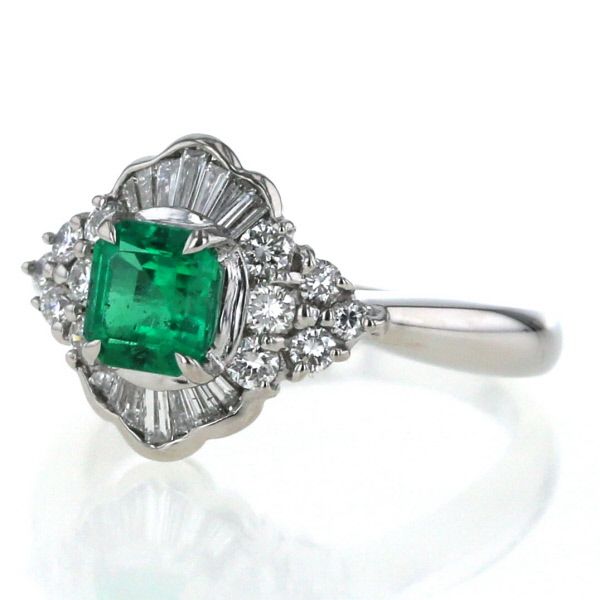 Pt900 プラチナ リング エメラルド 0.75ct ダイヤモンド 0.50ct