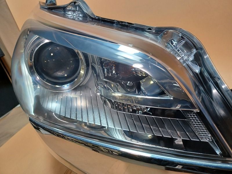 コーティング済 eKスペース B11A 右ヘッドランプ・ヘッドライト  