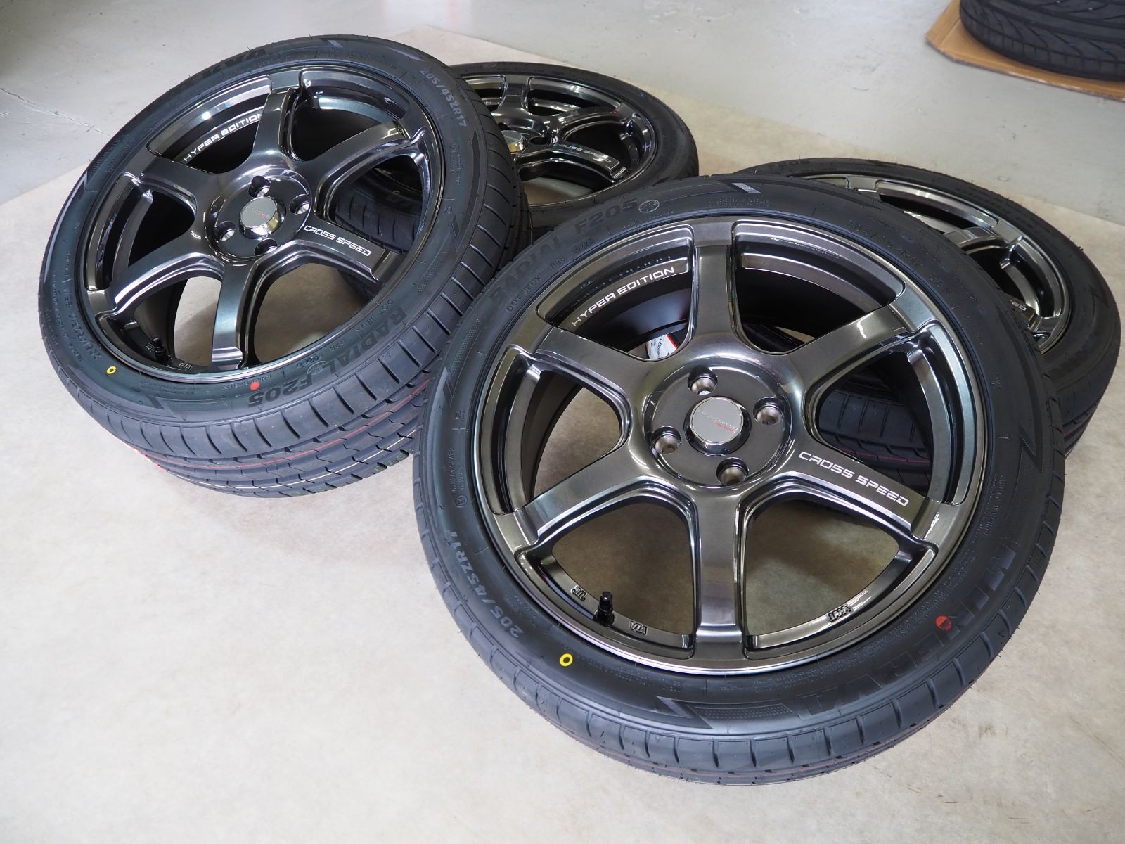 [業販品] [17インチ] [軽量] [CROSS SPEED HYPER EDITION RS6] (DBK) 6.5J+45 4-100 215/40R17 コンパクトカー クロススピード