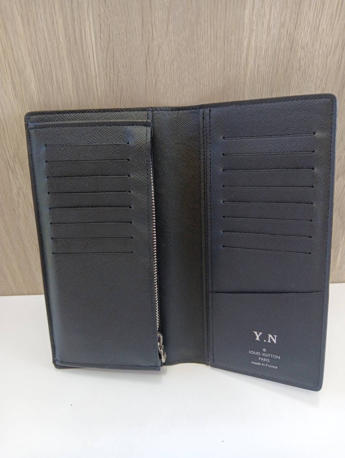 ルイ・ヴィトン ポルトフォイユ・ブラザ タイガ 長財布 黒 ルイ