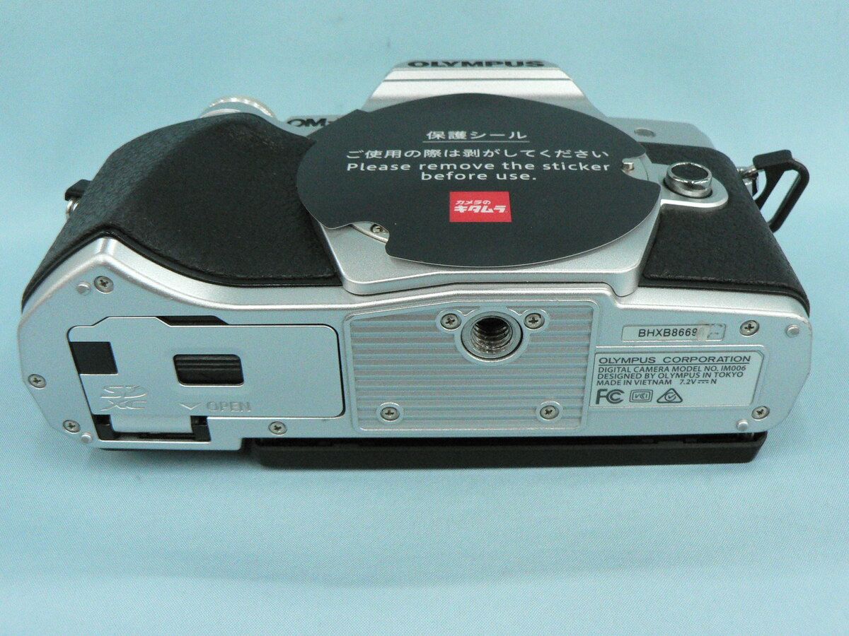 並品 オリンパス OM D E M 10 MarkIII ボディ シルバー