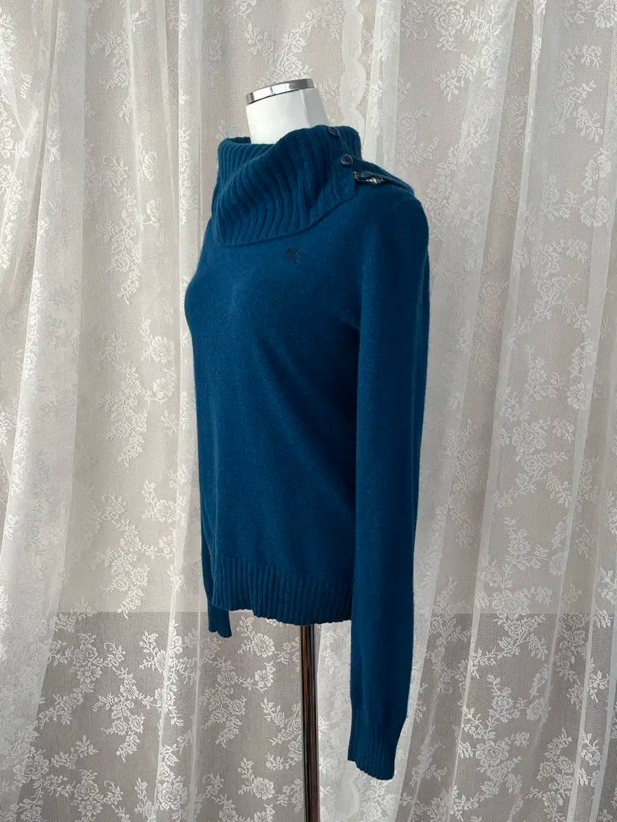 36 バーバリー ブルーレーベル タートルネック ニット ブルー