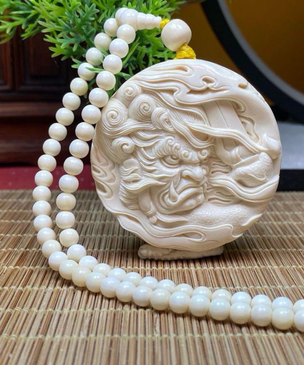 天然マンモス牙美しい手作り彫刻 不動尊菩薩 ネックレス - メルカリ