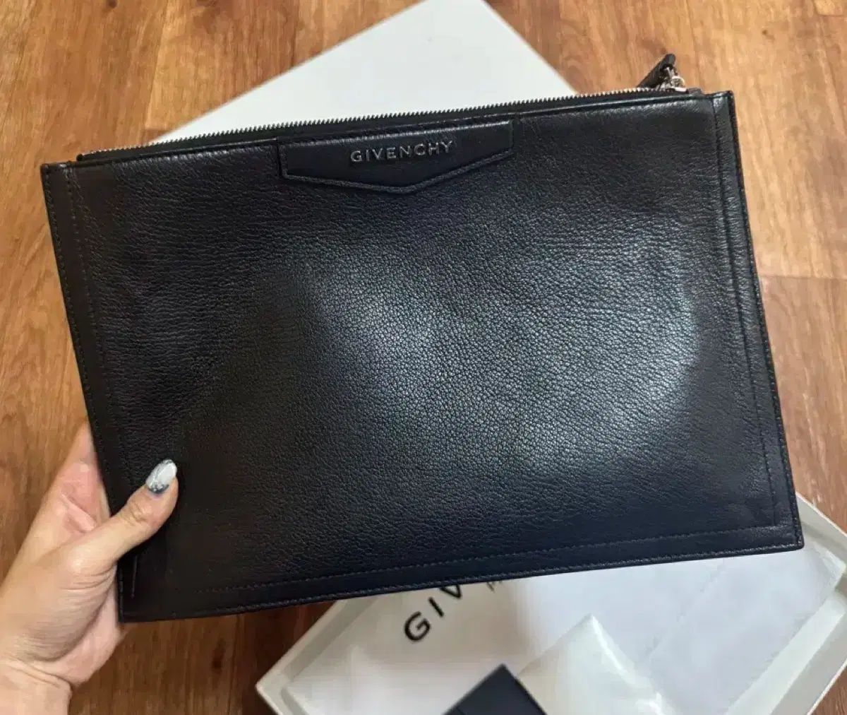 Givenchy ジバンシィ