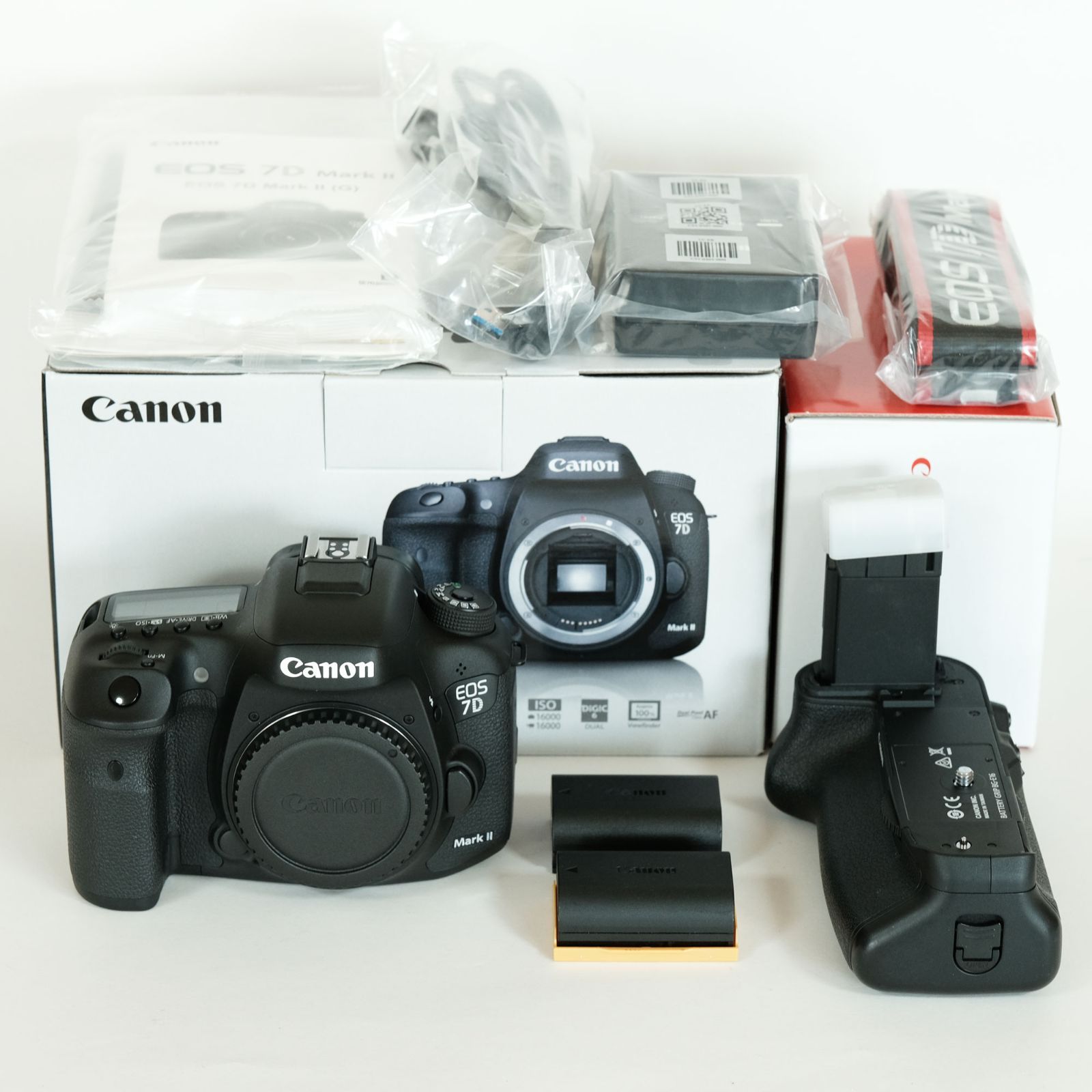 Canon EOS くち 7D Mark II バッテリーグリップ付属 付属品多数