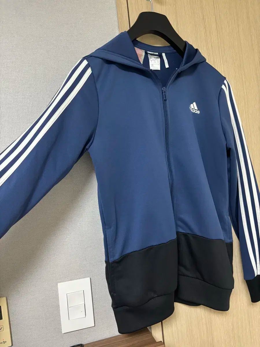 アディダス ジャージ トラック ジャケット 女性 キッズ メンズ すべて
