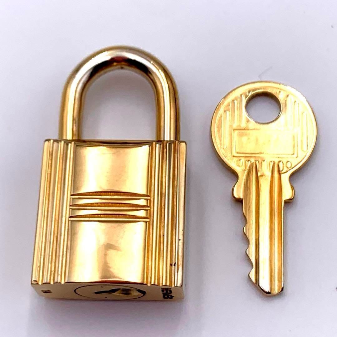 HERMES エルメス カデナ　24Kメッキ　No.127　127番　鍵付き HERMES エルメス カデナ 24Kメッキ No.114 114番 鍵付き - メルカリ