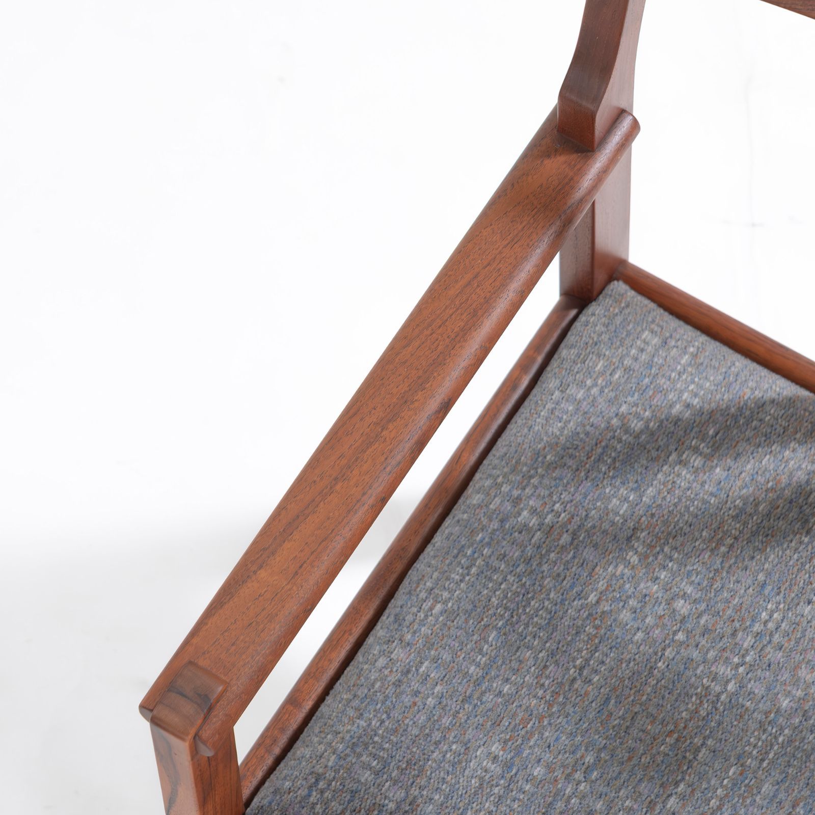 ダイニングチェア ジャパンヴィンテージ チーク無垢材 アームチェア 2 北欧スタイル 北欧ヴィンテージ 英国ヴィンテージ ミッドセンチュリー レトロ 木製椅子 ラウンジチェア ヴィンテージ家具 MARWIL-DEMENAGEMENTS_CH