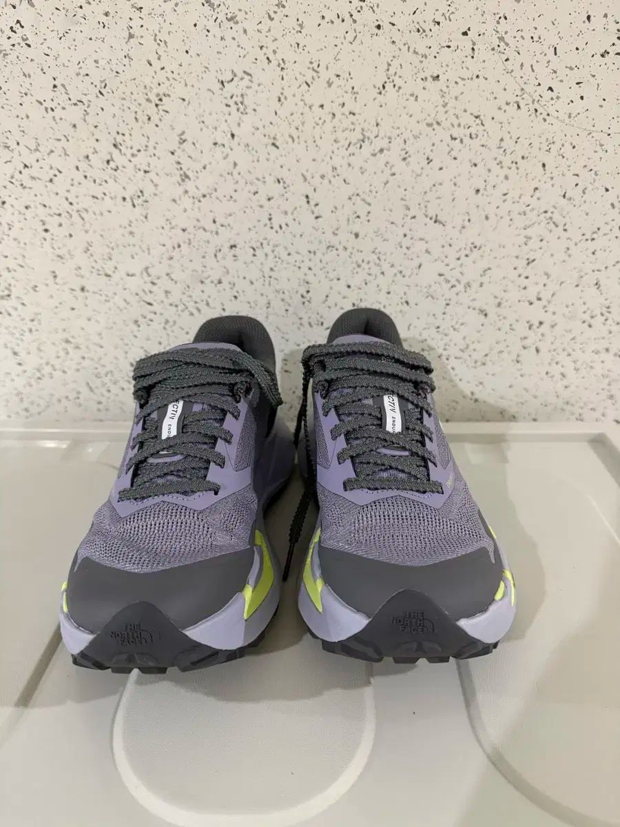 THE NORTH FACE ベクティブ エンデュリス4 230