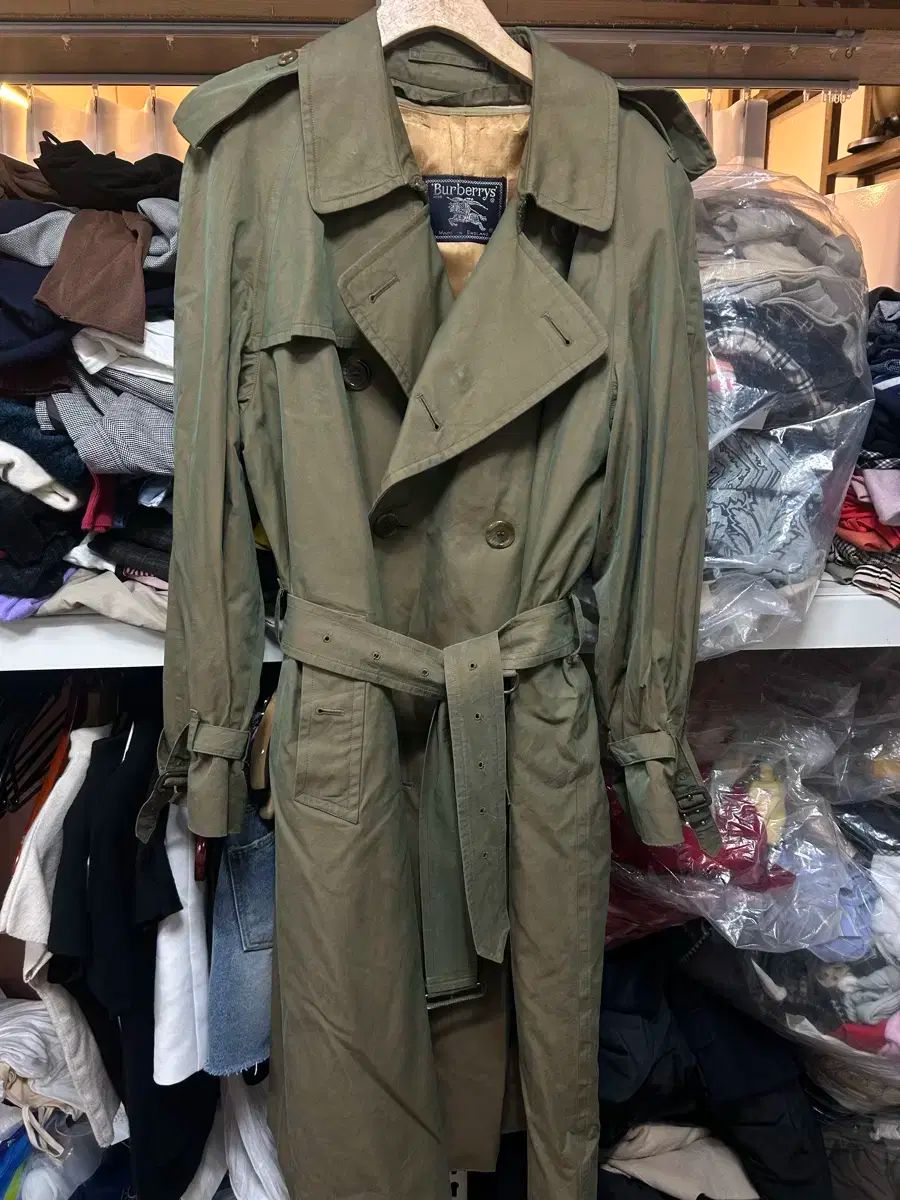 バーバリー カーキ トレンチコート