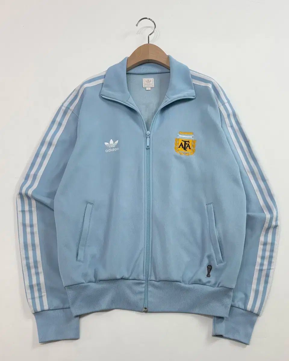 アディダス アルゼンチン人