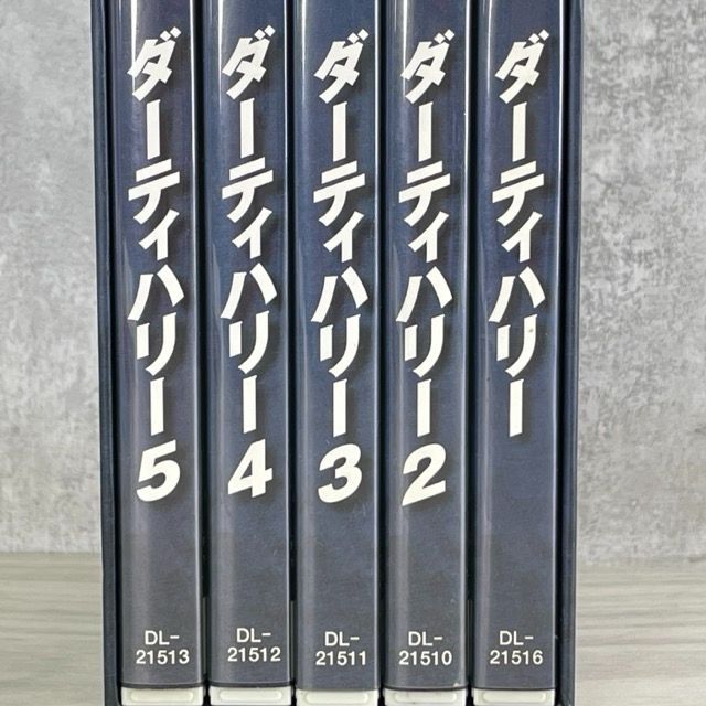 ダーティハリーシリーズ DVDコレクターズBOX Amazon.co.jp: ダーティハリー DVDコレクターズBOX : クリント