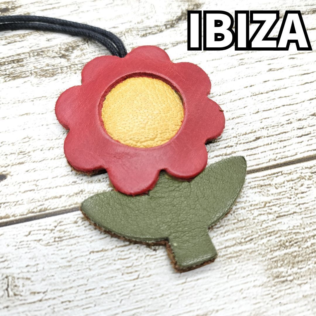 ナチュラルな可愛さが光る✨】 Ibiza イビザ バッグチャーム ひまわり フラワーデザイン フラワーモチーフ キーホルダー 革小物 赤 - メルカリ