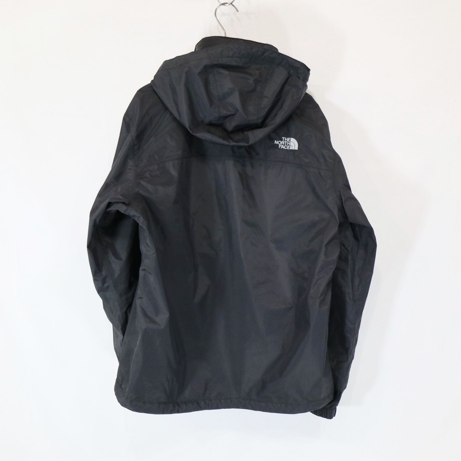 THE NORTH FACE ノースフェイス マウンテンパーカー ナイロンジャケット アウトドア キャンプ 登山 刺しゅう 黒 ( メンズ M )  中古 古着 4/ m8431