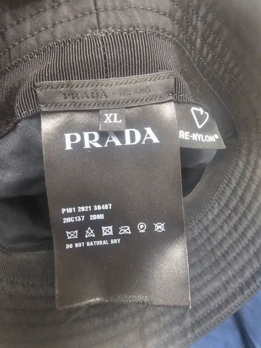 Prada プラダ
