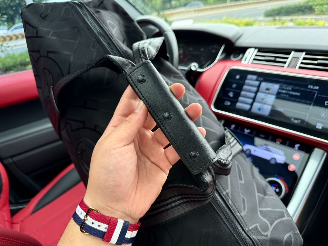 ハンドバッグショルダーバッグには 財布