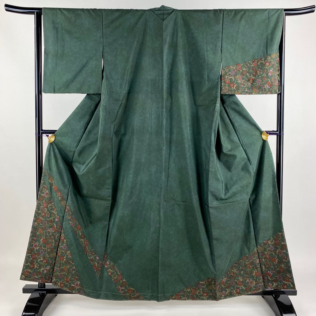 付下げ 身丈160.5cm 裄丈64.5cm M 袷 紬地 ますいわ屋 草花 刺繍 深緑  