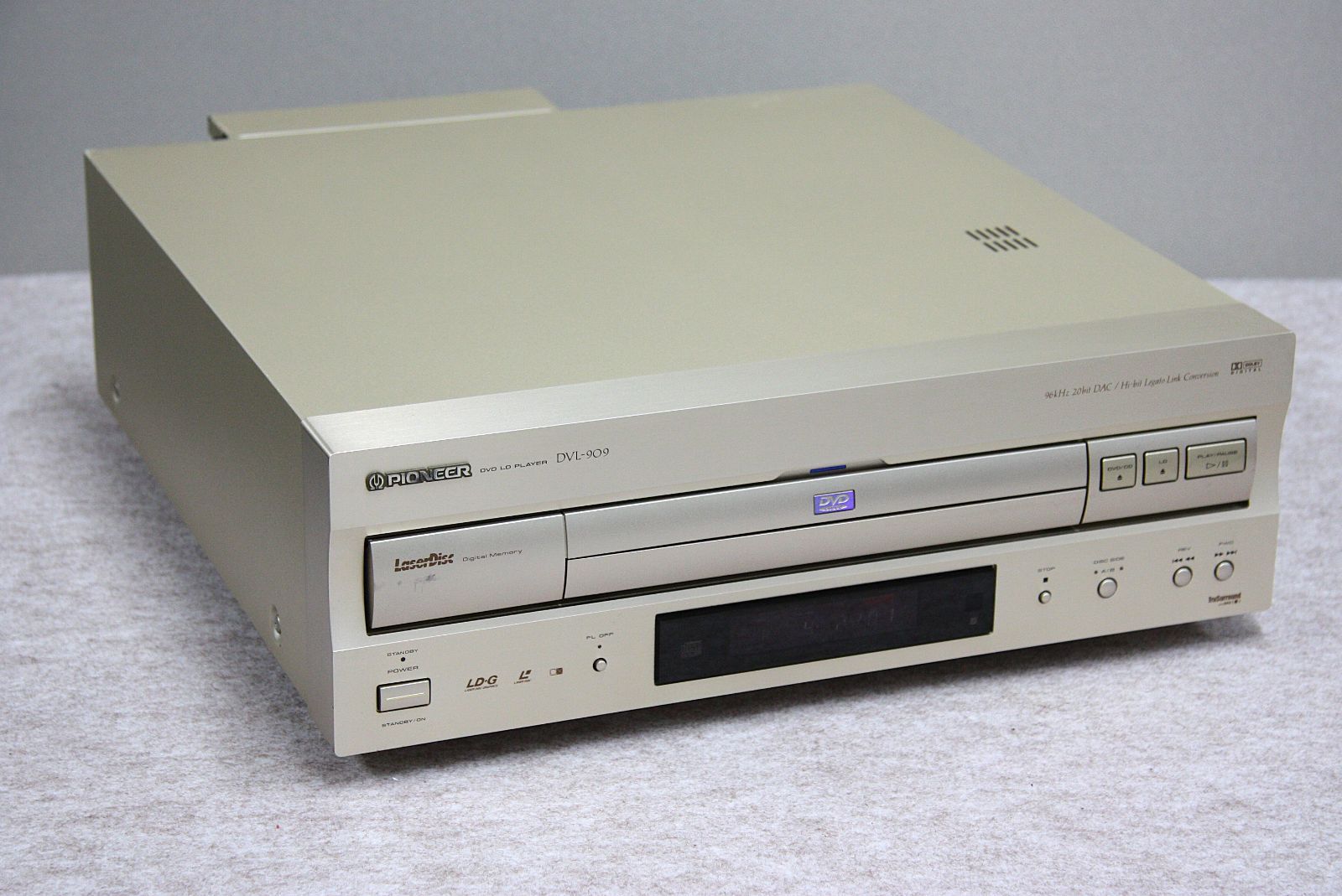 PIONNER CD DVD LDコンパチブルプレーヤーDVL 909