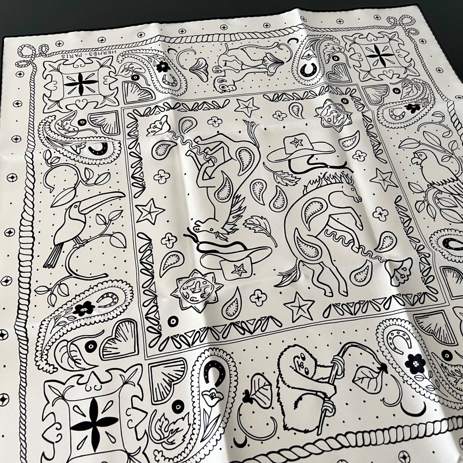 HERMES エルメス Animaux Bandana アニマルバンダナ 55 白黒