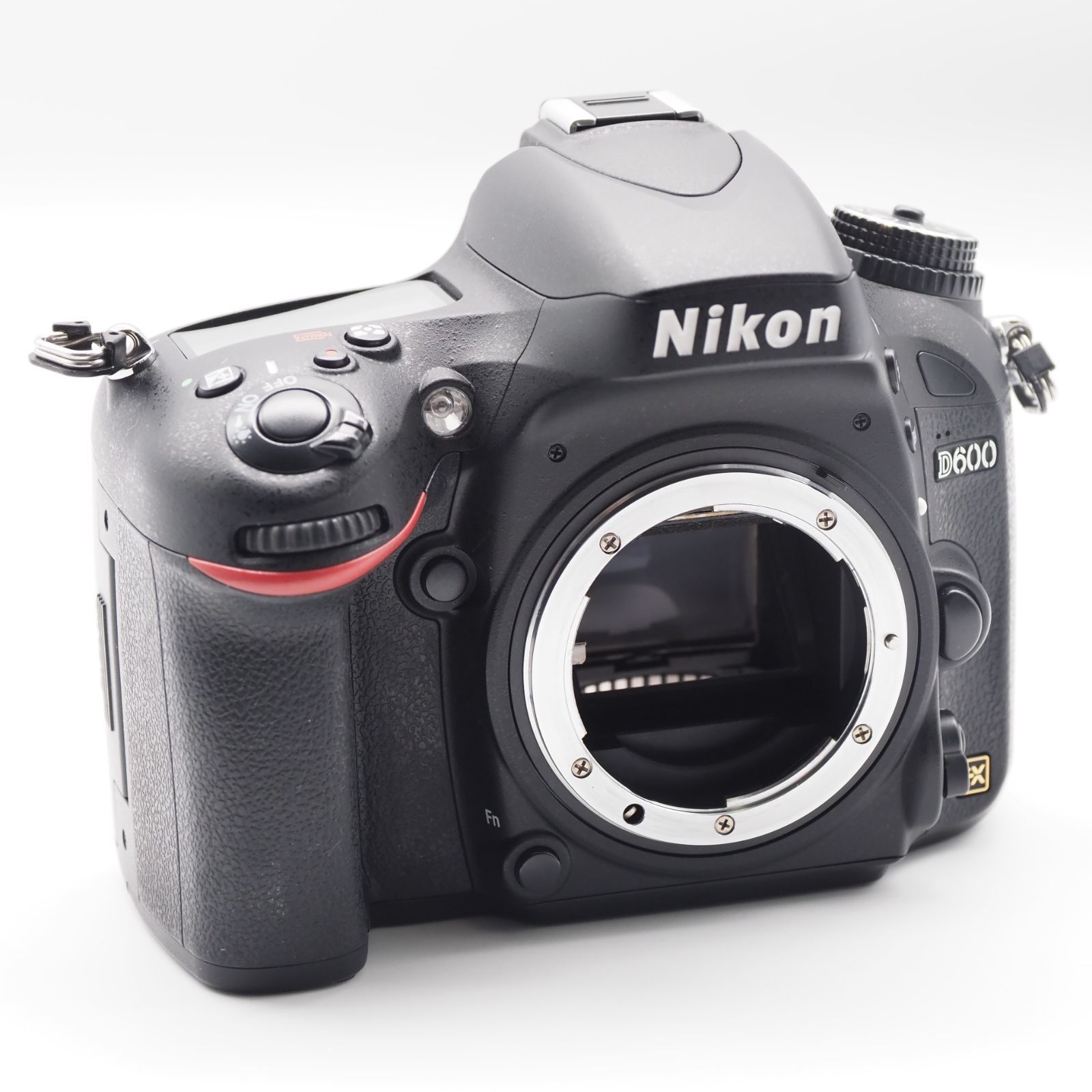 ☆ショット数15890回(11%)の極上品☆ Nikon デジタル一眼レフカメラ