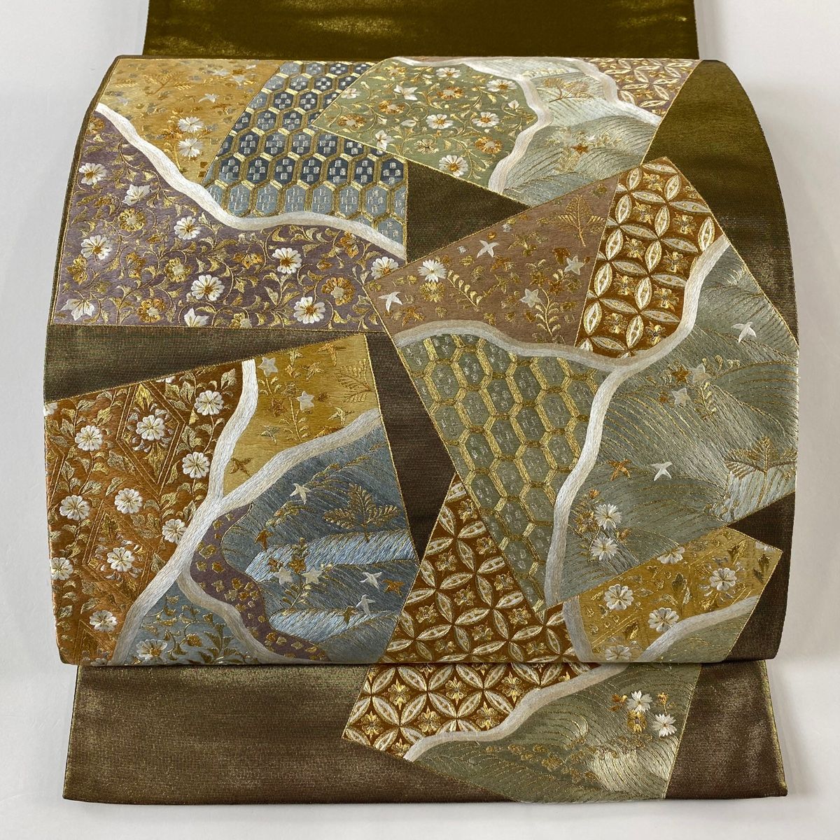 袋帯 秀品 色紙 花鳥 金銀糸 刺繍 金色 お太鼓柄 正絹 【中古