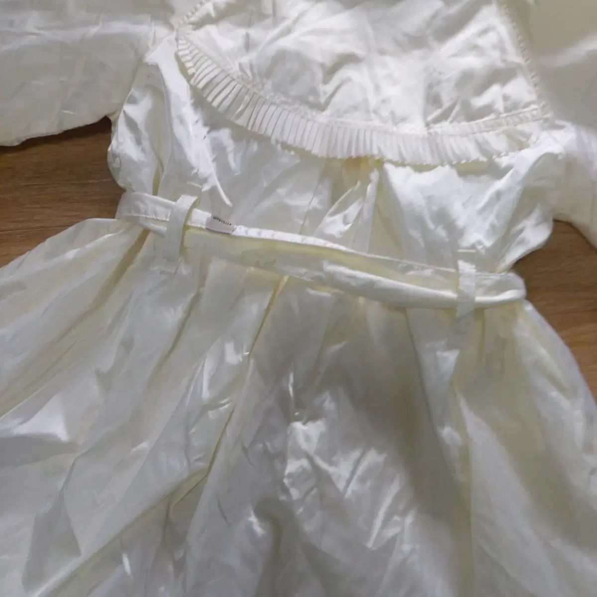 バーバリー アイボリー フリル トレンチコート