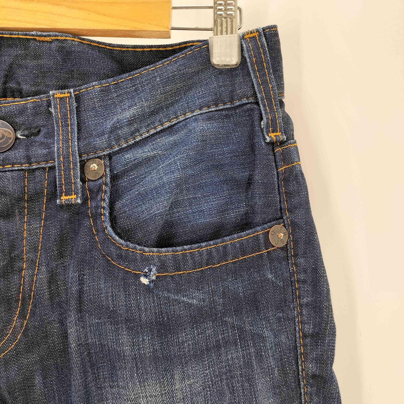トゥルーレリジョン　SECTION ROW SEAT True Religion Section Row Seat Boot Cut Jeans Size 30 x 28