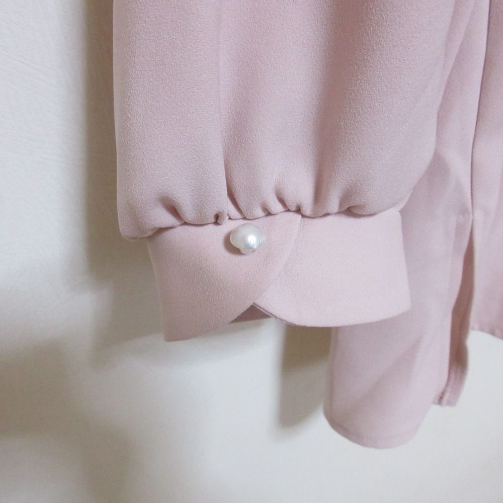 美品 24AW Rene ルネ リボンブローチ フリルカラー ブラウス シャツ 36 ピンク レディース 古着 中古 USED 美品 24AW Rene ルネ リボンブローチ フリルカラー ブラウス シャツ 36
