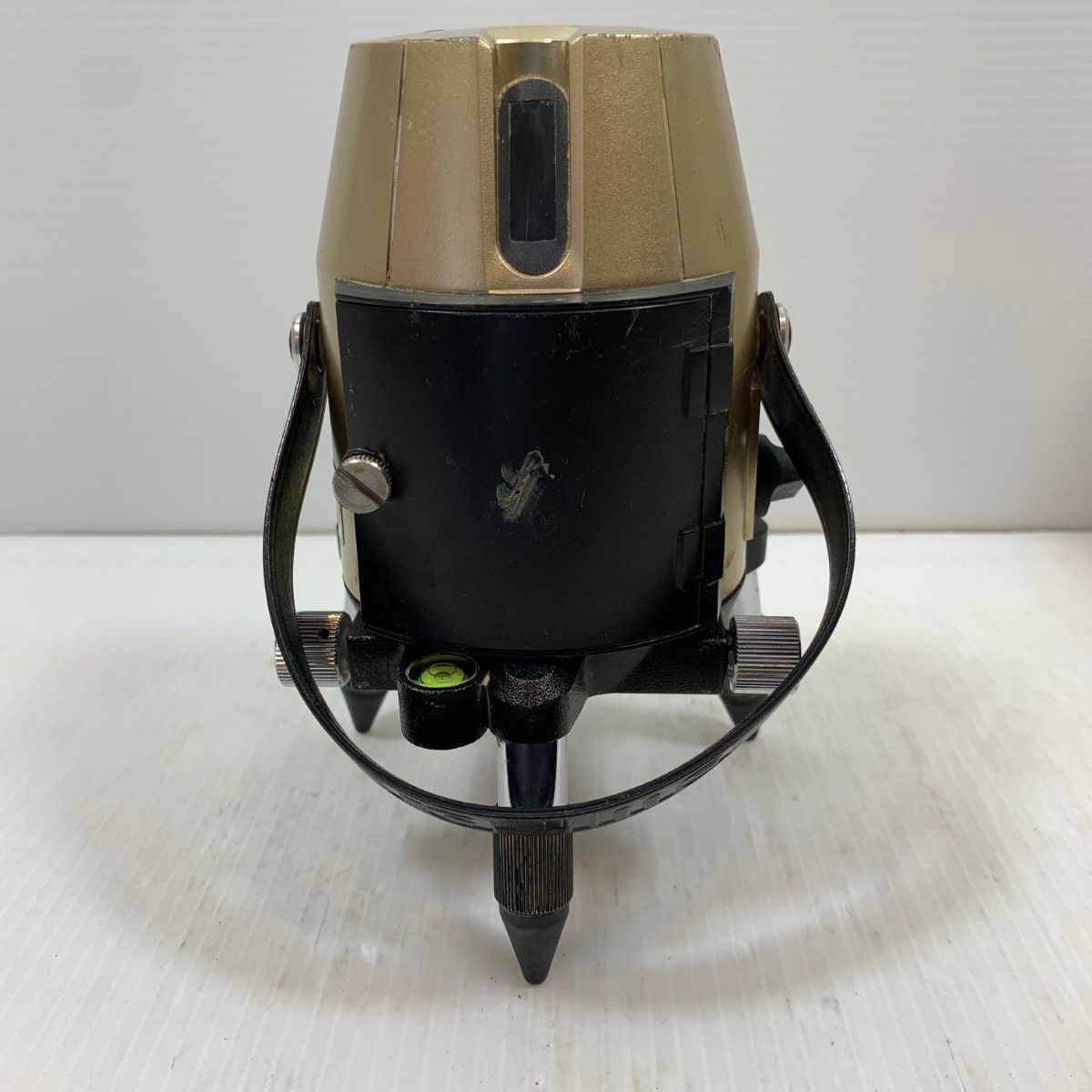 レーザー墨出し器