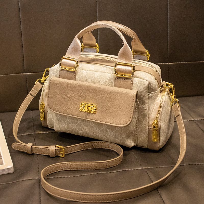 [KC's] HUNTER BAG ハンターバッグ レザーショルダーバッグ 牛革 KC's] HUNTER BAG ハンターバッグ レザーショルダーバッグ 牛革 KC's