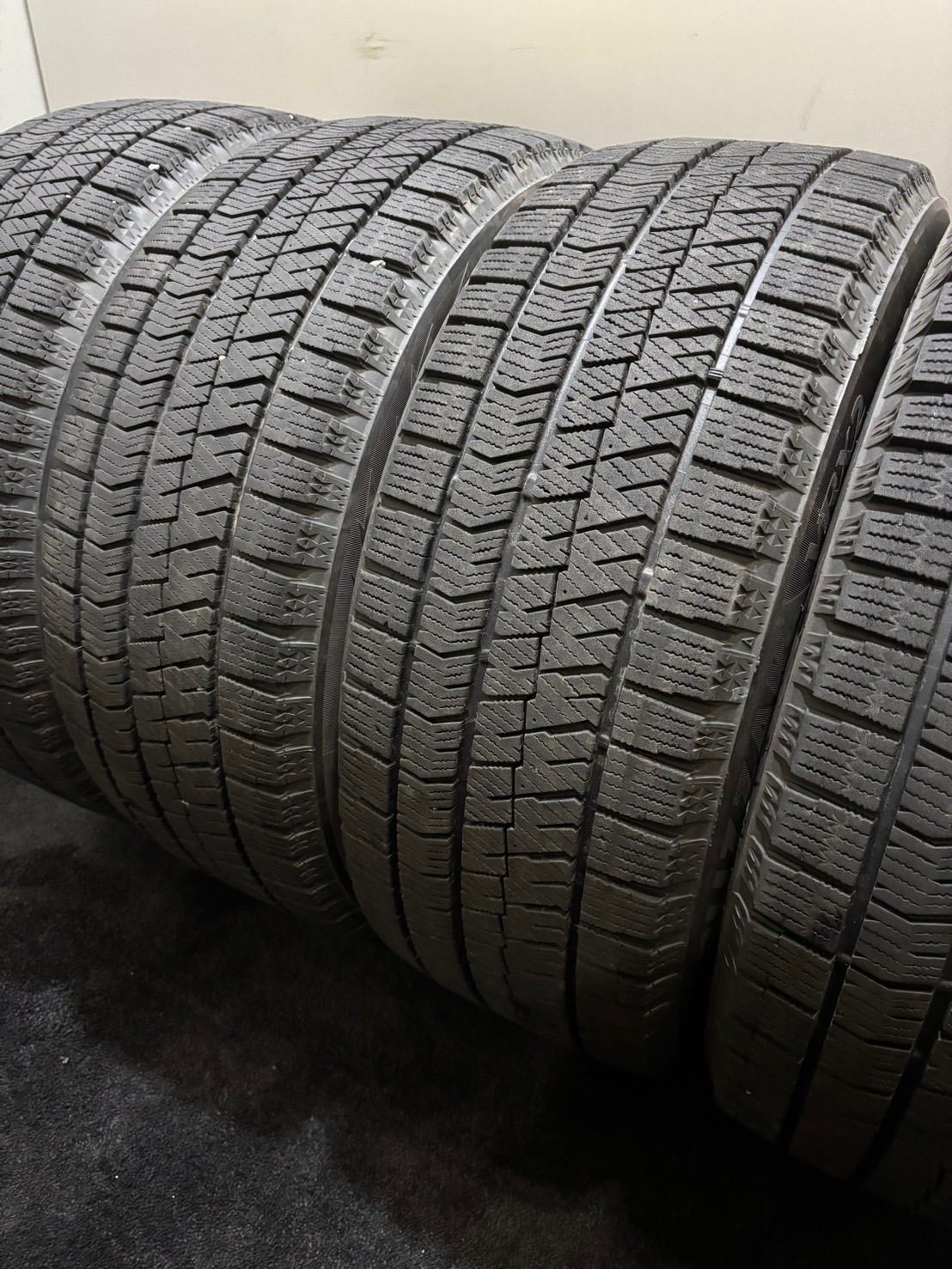 BRIDGESTONE 195/50R16 スタッドレスタイヤ のみ1本！！ BRIDGESTONE 195/50R16 スタッドレスタイヤ のみ1本！！ ☆195⁄50R16